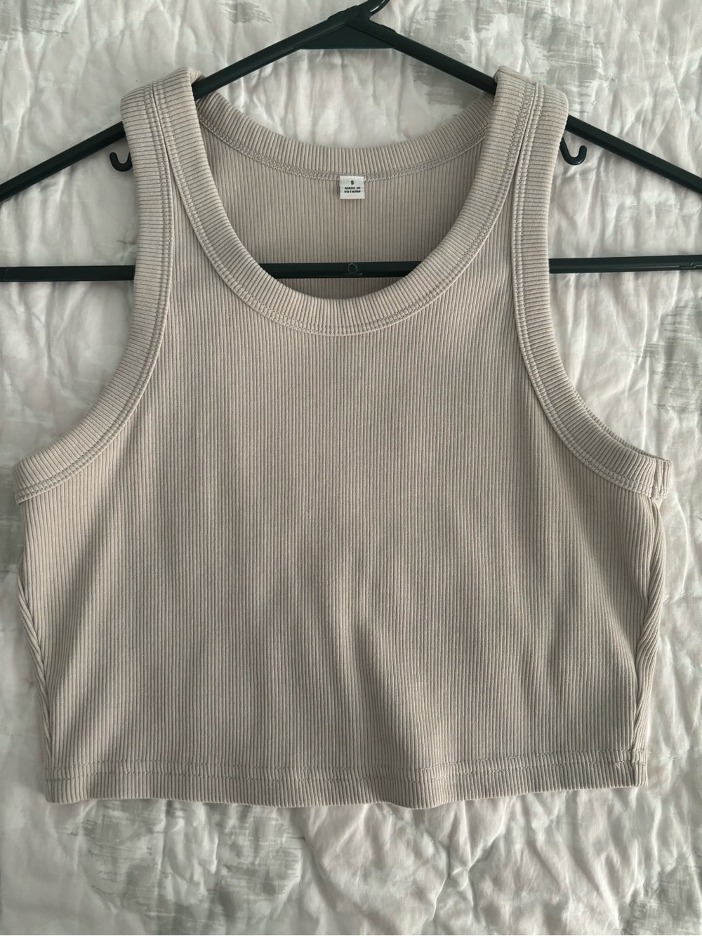 GU Women’s Ribbed Crop Tank Top - Light Beige